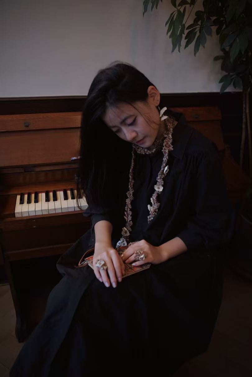 Hua Jian Yue 花肩月